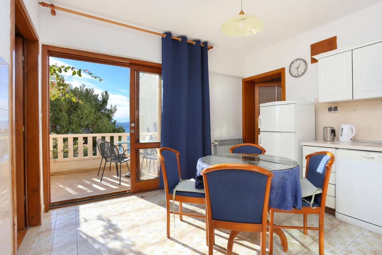 Apartments with a parking space Brela, Makarska - 18495 Exteriör bild