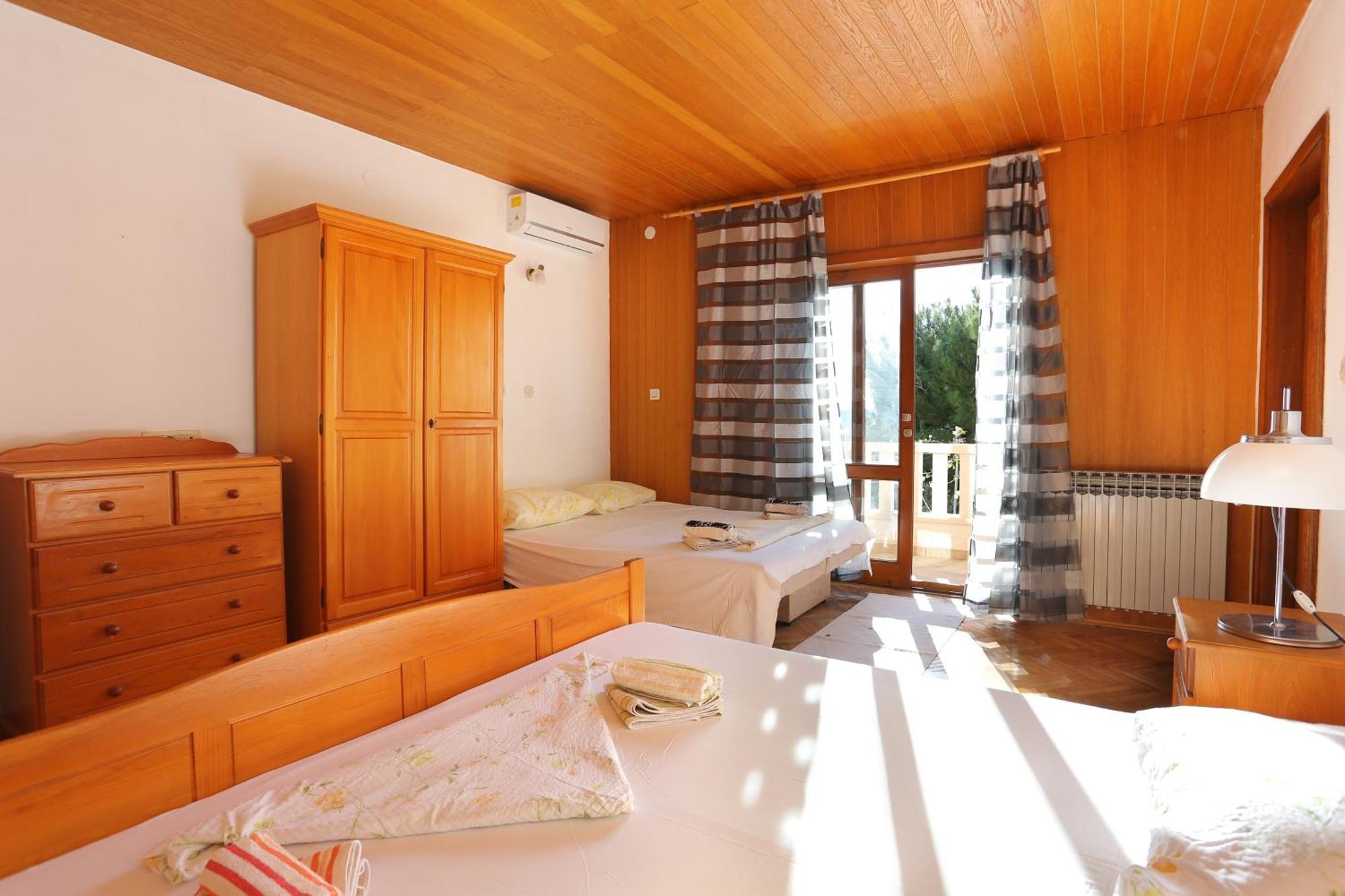 Apartments with a parking space Brela, Makarska - 18495 Rum bild